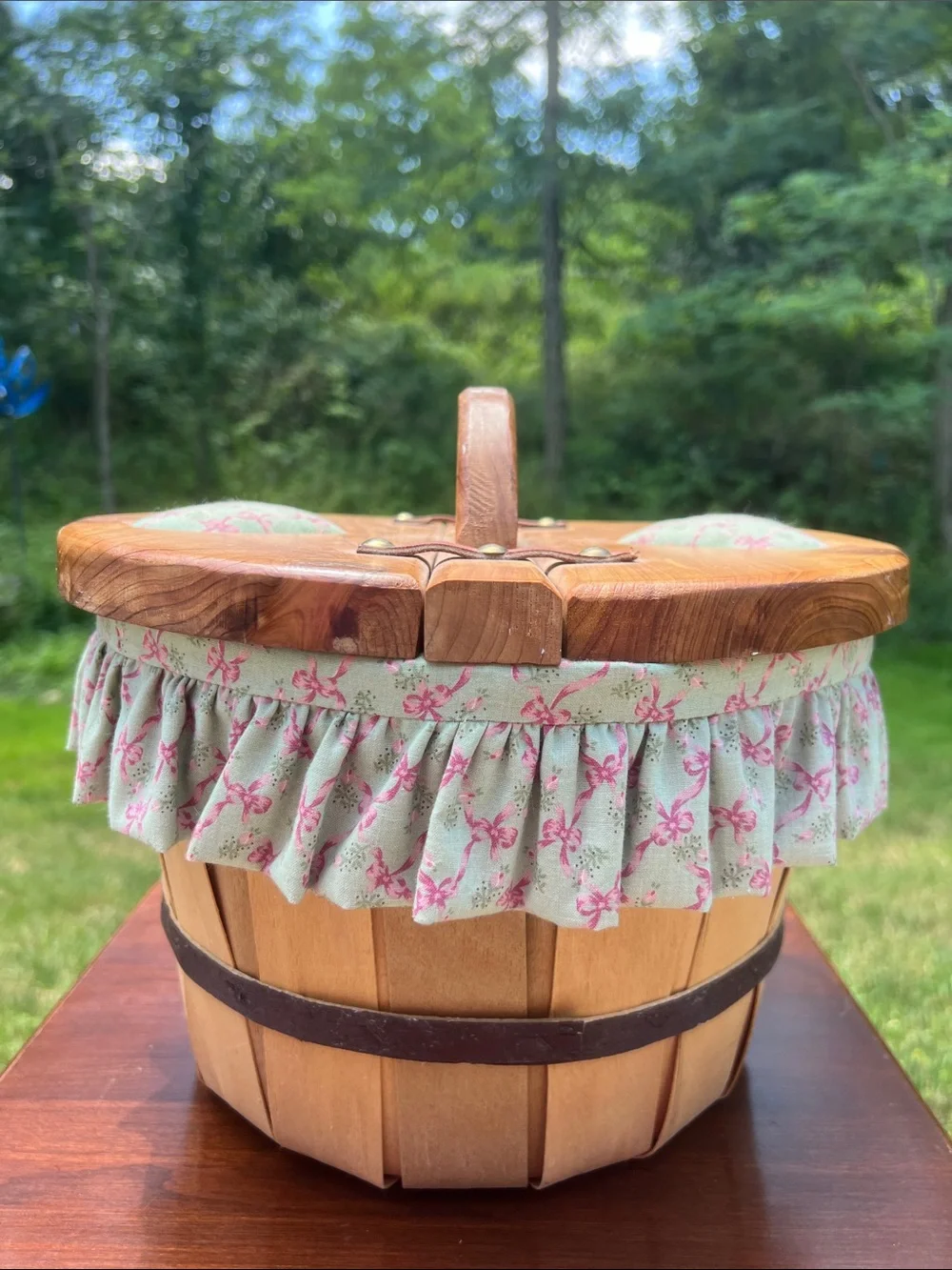 VTG Pink Bow Fabric Ruffle Edge Lined Wooden Sewing Basket / Knitting Storage